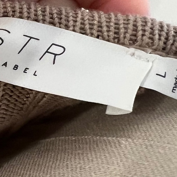 Peekaboo tie front ribbed sweater - Picture 3 of 3